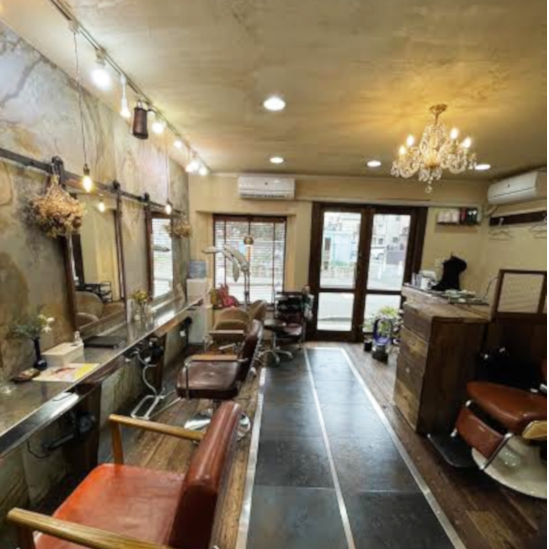 ヘアーメイクTHCのサロン風景1